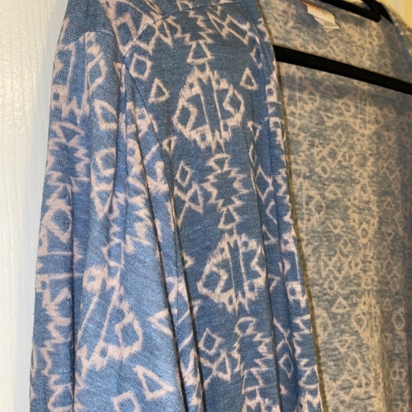 Lularoe size XL kimono like new - Picture 4 of 4